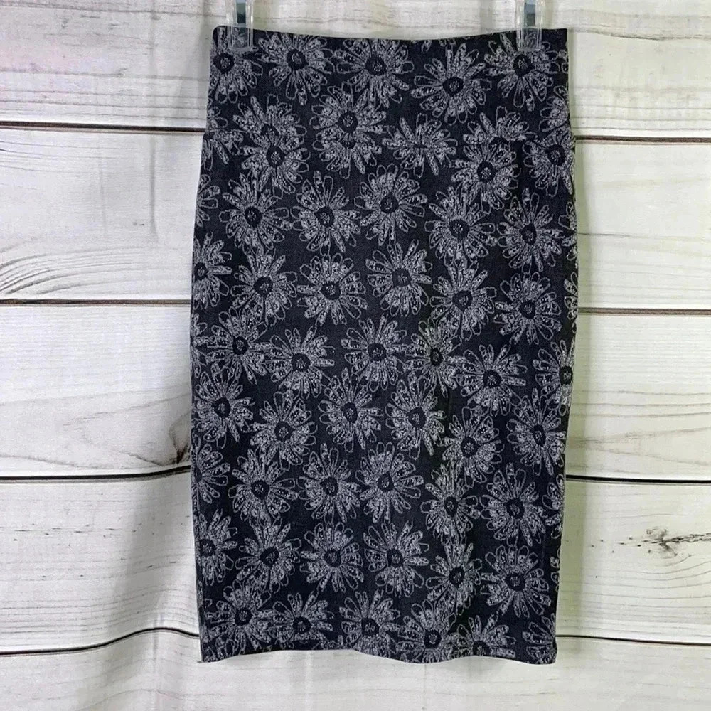 LuLaRoe Cassie Pencil Skirt Womens XS Gray White Daisy Floral Stretch Bodycon